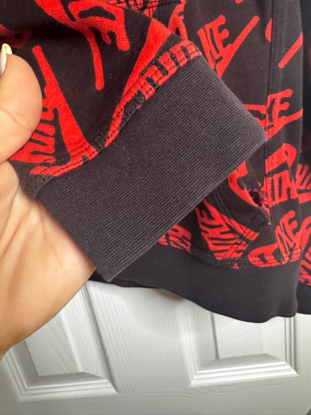EUC Boys Nike Black Hoodie with Red Swoosh Logo Print Size Medium - Picture 3 of 6